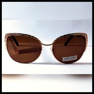 BRAND NEW!!! Judith Leiber Sunglasses😍🤩